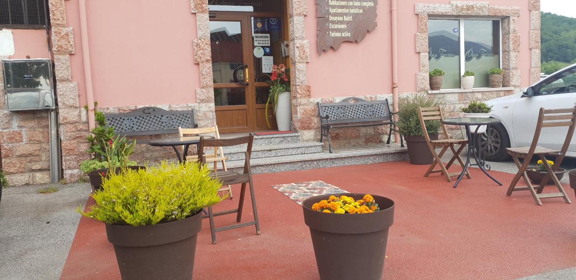 Apartamentos Fermin Cangas de Onis Bagian luar foto