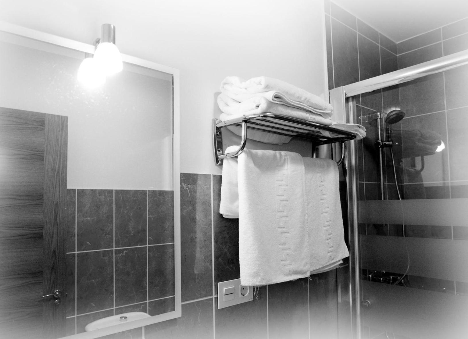 Apartamentos Fermin Cangas de Onis Bagian luar foto